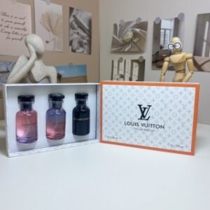 💹50✍️普通版本
LV中样三件套，带喷头，内含：加州梦，瑰魄沙漠（绯沙),星之城市