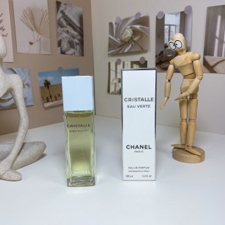 💹65✍️专柜版本
香奈儿水晶恋绿意淡香精100ml 长瓶
Chanel Cristalle Eau Verte Eau de Parfum,2023
品牌:香奈儿
属性:女香
香调:绿叶花香调
绿叶柑橘木兰茉莉