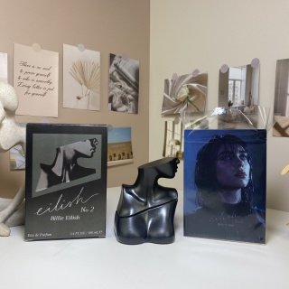 💹65✍️专柜版本
碧梨黑色艾利什2号100ml
Billie Eilish Eilish No 2,2022
品牌:碧梨
属性:中性香
香调:花香木质调
前调:香柠檬苹果花
中调:胡椒纸莎草罂粟花
后调:绿檀木黑檀香草