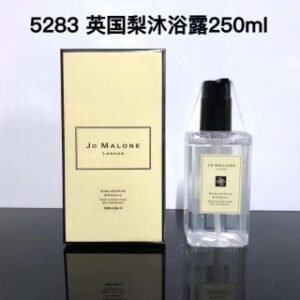 💹45✍️专柜版本
祖马龙沐浴露250ml/味道：英国梨，蓝风铃，青柠，海盐！