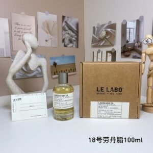 💹45✍️专柜版本
实验室劳丹脂18号100ml
Le Labo Labdanum 18, 2006
品牌：香水实验室
调香师：Maurice Roucel
属性：中性香
香调：东方调
劳丹脂香草麝香麝猫香树脂零陵香豆海狸香广藿香古云香脂
肉桂桦木