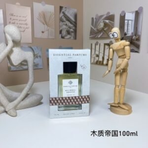 💹50✍️专柜版本
基本香氛木质帝国100ml
Essential Parfums Bois Impérial, 2020
品牌：基本香氛
调香师：Quentin Bisch
属性：中性香
香调：芳香调
亚基戛纳木木质香香根草罗勒
帖木儿降龙涎香醚广藿香