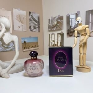 💹55✍️专柜版本
Dior迪奥冰火奇葩女士香水/经典白毒毒药EDP 100ml，【香 调】东方花香调【前 调】茉莉、甜橙、佛手柑、西西里柑橘【中 调】橙花、水栽栀子花【后 味】檀香、白琥珀、麝香