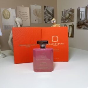 💹70✍️专柜版本
欧梦德杰尼樱花120ml
Ormonde Jayne Sakura, 2022
品牌：欧梦德·杰尼
属性：中性香
香调：花香调
前调：绿叶香柠檬青柠芫荽粉红胡椒橘子
中调：樱花仙客来小苍兰睡莲桂花紫罗兰玫瑰
后调：雪松檀香木麝香琥珀香草
零陵香豆