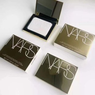 💹32✍️专柜版本
Nars 纳斯金色粉饼10g