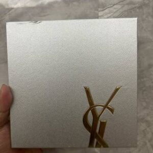 💹140✍️明通版本
新品YSL圣罗兰2024七夕限定金银对撞珍藏明星彩妆礼盒,明通版粉皮革气垫B10+金银条口红77/1966/314 三色可选,配礼袋!