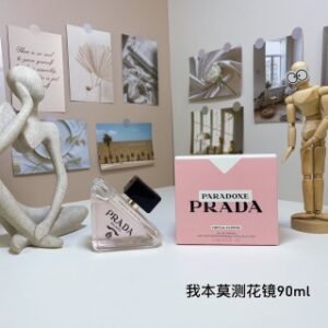 💹50✍️专柜版本
普拉达我本莫测花镜/花境 香水90ml
Prada Paradoxe Virtual Flower, 2024
品牌：普拉达
属性：女香
香调：花香调
前调：香柠檬
中调：茉莉橙花油
后调：麝香黄葵
