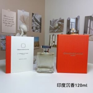 💹70✍️专柜版本
欧梦德杰尼印度沉香120ml
Ormonde Jayne 2. Nawab of Oudh Intensivo, 2015
品牌:欧梦德·杰尼
调香师:Geza Schoen
属性:中性香
香调:绿叶芳香调
玫瑰甜椒沉香(乌木)橙子小豆蔻龙涎香香柠檬肉桂麝香木兰绿叶劳丹脂香根草希蒂莺醛
西印度月桂兰花