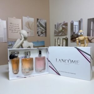 💹45✍️普通
Lancome兰蔻爱恋女士中样三件套30ml×3个，带喷头，内含：璀璨爱恋女士，真爱奇迹，美丽人生