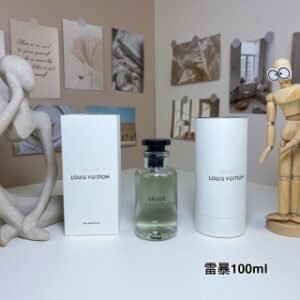 💹130✍️专柜版本
路易威登雷暴100ml
Louis Vuitton Orage, 2018
品牌：路易威登
调香师：Jacques Cavallie.
属性：男香
香调：木质调
前调：香柠檬葡萄柚
中调：鸢尾花希蒂莺胡椒
后调：广藿香香根草龙涎酮麝香