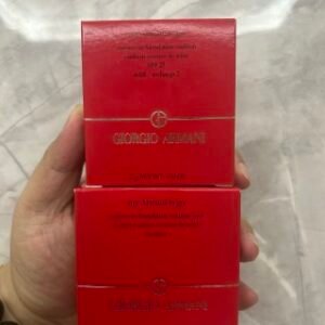💹65✍️明通版本
新版阿玛尼红色气垫,内含一个外盒+一个芯,现货两色,色号2# 3#,市场唯一最对版对味,可过真假对比图,对版三角网,新日期,明通认可版本!