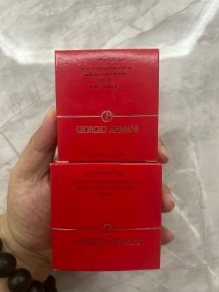 💹65✍️明通版本
新版阿玛尼红色气垫,内含一个外盒+一个芯,现货两色,色号2# 3#,市场唯一最对版对味,可过真假对比图,对版三角网,新日期,明通认可版本!