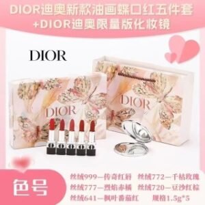 💹62✍️专柜版本
新品到货.迪奥新款油画蝶口红五件套1.5g
‼️带Dior限量化妆镜‼️
色号：丝绒999-777-720-772-641
件50、配中文标➕礼袋。
​现貨、现貨、