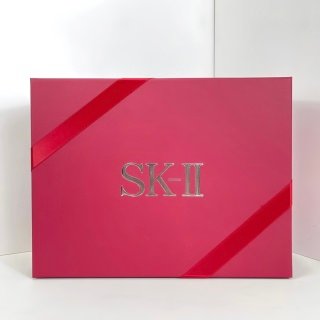 💹95✍️SK臻宠兔粉礼盒五件套🔜SK2专柜臻宠兔粉套盒~5件套!性价比无敌~含有:正装230ml神仙水➕80g大红瓶面霜➕洁面120ml➕小灯泡50ml➕前男友面膜10片!