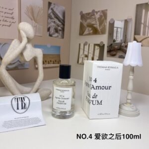 💹50✍️专柜版本
NO.4 爱欲之后100ml
托马斯科斯玛拉 Thomas Kosmala Après I’ Amour,2018
香调：芳香木质调
前调：柠檬皮苦橙叶
中调：辛香料
后调：麝香琥珀木质香
属性：中性香
调香师：Thomas Kosmala标签：麝香东方木质脂粉