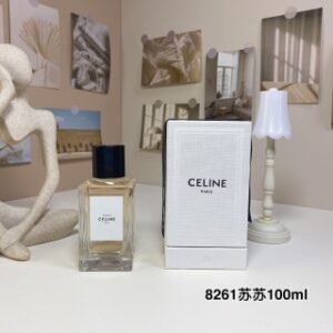 💹70✍️专柜版本
赛琳高定系列-苏苏100ml
Celine Zouzou, 2024
品牌:思琳
属性:女香
香调:美食东方调
香草零陵香豆劳丹脂麝香
安息香脂广藿香