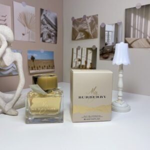 💹50✍️专柜版本
191099巴宝莉黄色专属edt女士淡香水90ml！