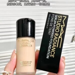 💹40✍️专柜版本
MAC新品聚光瓶粉底液30ml！色号：NW11，N12，NC15，N18，NC12。