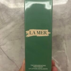 💹95✍️明通贵版，打码AH4
新款 海蓝之谜调理焕肤液100ml,对版对味，正品封口有一点，市场独家质量，非流通货，供平台，可佩海免三标，需要下单备注.认准批号AH4.