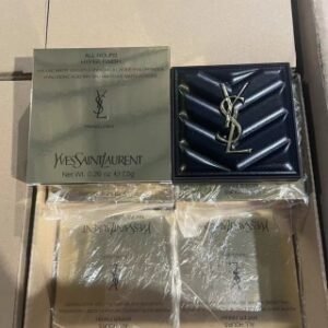 💹58✍️明通版本，
最新版圣罗兰皮革粉饼7.5g，00透明色
件96块，现货供应[微笑]