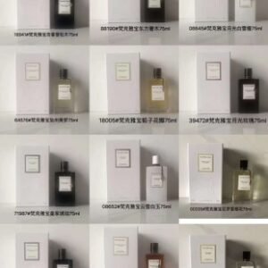 💹72✍️专柜版本
梵克雅宝香水75ml ,12款🔜
88190 东方奢木
18055 栀子花瓣
08652 云雪白玉
18012 香草兰花
08645 月光白雪檀
39472 月光玫瑰
00335 尼罗里橙花
43523 晨雾之茗
78795月光广藿
18941 杏香雪松木
64576 加州美梦
71987 皇家琥珀