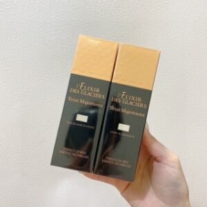 💹35✍️专柜版本
法尔曼新版冰凝粉底液30ml🔜现货色‣1号粉瓷白 🔸Porcelaine in kyoto 2号象牙白 东京瓷白 🔸lvory in shanghai 上海象牙白 冰凝粉底液养肤成分很厉害,三离子dna,对皮肤修复和抗氧化促进细胞再生更新👏