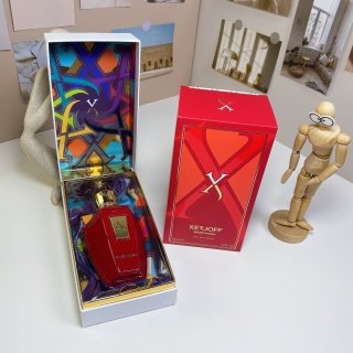 💹75✍️专柜版本
希爵夫V系列-异域玫瑰100ml
Xerjoff Wardasina, 2019
品牌:希爵夫
调香师:Chris Maurice香调:花香东方调
属性:中性香
前调:绿叶
中调:玫瑰藏红花广藿香雪松
后调:烟草麝香香草