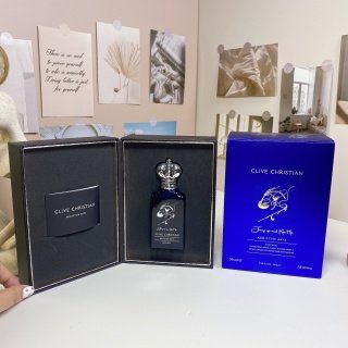 💹70✍️专柜版本
克莱夫·克里斯蒂安跳起来吻我-欣喜若狂50ml
Clive Christian Jump Up And Kiss Me Ecstatic (2021), 2021
品牌:克莱夫·克里斯蒂安
属性:中性香
香调:花香东方调
前调:苦橙粉红胡椒橘子
中调:晚香玉茉莉依兰橙花玫瑰
后调:香草零陵香豆琥珀绒面革麝香木质香檀香木香根草