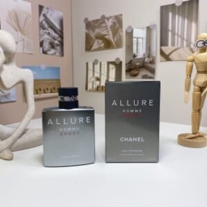 💹45✍️专柜版本
香奈儿魅力极限运动100ml
Chanel Allure Homme Sport Eau Extreme, 2012
品牌：香奈儿
调香师：Jacques Polge
属性：男香
香调：芳香木质调
前调：橘子薄荷柏树鼠尾草
中调：胡椒
后调：零陵香豆麝香檀香木雪松