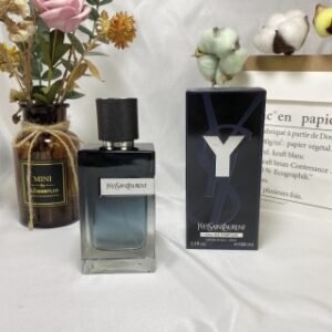 💹45✍️专柜版本
YSL圣罗兰先锋男士Y男士EDP浓香水100ml
香调:木质馥奇香调
前调:香柠檬醛生姜
中调:紫罗兰叶鼠尾草老鹳草
后调:麝香龙涎香焚香冷杉雪松