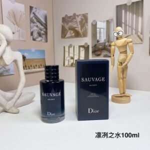 💹50✍️专柜版本
迪奥旷野凛冽之水100ml
Dior Sauvage Eau Forte, 2024
品牌:迪奥
调香师:Francis Kurkdjian
属性:男香
香调:水生芳香调
气味:辛香料水薰衣草麝香