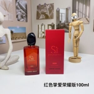 💹50✍️专柜版本
604888阿玛尼红色挚爱荣耀版100ml！
Giorgio Armani Si Passione Eclat De Parfum, 2022
品牌：阿玛尼
属性：女香
香调：果香花香调
前调：黑加仑香柠檬
中调：玫瑰
后调：麝香香草