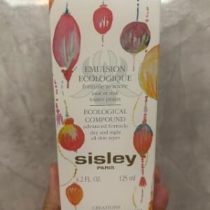 💹75✍️明通版本
Sisley希思黎全能乳液升级版125ml (如愿限量版2024)对版对味,市场独家质量,非流通货,供平台,可配中文标,需要下单备注!