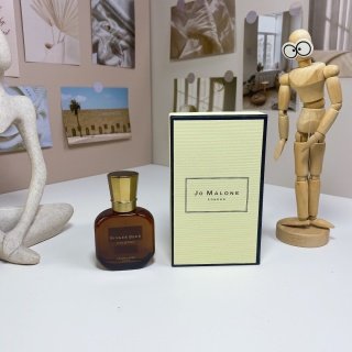 💹45✍️专柜版本
姜汁啤酒30ml
祖马龙古董市集英伦限定系列-
Jo Malone Ginger Beer Cologne, 2024
品牌:祖玛珑
属性:中性香
香调:辛辣木质调
前调:生姜香橼
中调:肉桂阿米香树花
后调:橡木香根草麝香