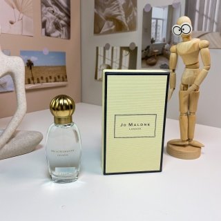 💹45✍️专柜版本
麝香记忆30ml
祖马龙古董市集英伦限定系列-
Jo Malone Musk Memento Cologne, 2024
品牌:祖玛珑
属性:中性香
香调:芳香木质调
前调:醛黄葵
中调:鸢尾花薰衣草雪松
后调:麝香琥珀广藿香