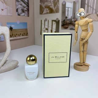 💹45✍️专柜版本
4472异域西番莲30ml
祖马龙古董市集英伦限定系列-
Jo Malone Passiflora Cologne, 2024
品牌:祖玛珑
属性:中性香
香调:花香东方调
前调:小豆蔻忍冬
中调:西番莲香草
后调:零陵香豆琥珀香根草广藿香