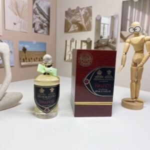 💹60✍️专柜版本
潘海利根黑玫瑰沉香100ml
Penhaligon's Halfeti, 2015
品牌：潘海利根
调香师：Christian Proven.
属性：中性香
香调：木质东方调
前调：柏树藏红花小豆蔻艾蒿香柠檬葡萄柚
中调：玫瑰肉豆蔻茉莉
后调：沉香（乌木）皮革雪松檀香木琥珀
零陵香豆香草麝香