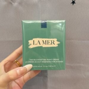 💹45✍️专柜版本
海蓝之谜奇迹晚霜100ml🔜实拍📷现在❗️可配中文标✔海蓝之谜奇迹晚霜肌肤状态不好田多半是没睡好 。必须细胞深眠才是真休息zz 重磅新品奇迹晚霜 独家睡美人黑科技 开启细胞深眠模式 细胞爆发式裂变新生， 8 重抗老亮·紧·提 即使没睡好也能get紧致发光肌~