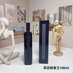 💹70✍️专柜版本
3785#罪恶晚香玉100ml
芦丹氏摩天楼系列-
Serge Lutens Tubereuse Criminelle, 1999
品牌:芦丹氏
调香师:Christopher Shel.
属性:中性香
香调:花香调
晚香玉茉莉安息香公丁香肉豆蔻
风信子橙花麝香香草