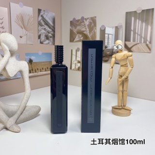 💹70✍️专柜版本
3730#土耳其烟馆100ml
芦丹氏摩天楼系列-
Serge Lutens Fumerie Turque, 2003
品牌:芦丹氏
调香师:Christopher Shel.
属性:中性香
香调:东方调
气味:烟草蜂蜜绒面革广藿香零陵香豆
洋甘菊香草安息香杜松子玫瑰
红醋栗