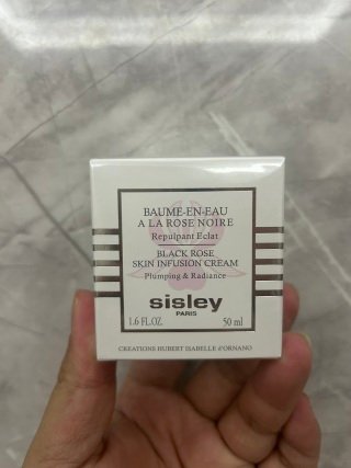 💹75✍️明通版本
sisley希思黎黑玫瑰面霜50ml.对版对味.新日期.市场质量.非流通货.供平台.可配中文标.需要下单备注!