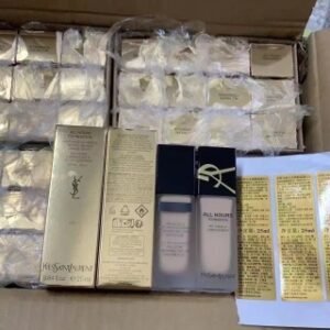 💹55✍️明通贵版
圣罗兰恒久粉底液25ml，色号：
LN4；LC3；LC2；LC1
件96支 ，四色，现货供应
