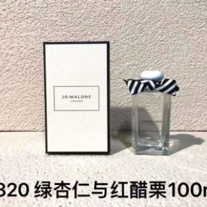 💹50✍️专柜版本
5820祖马龙绿杏仁与红醋栗100ml！