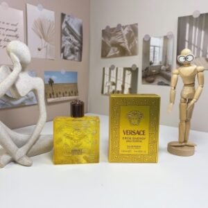 💹45✍️专柜版本
范思哲爱罗斯(爱神)男士活力版100ml
Versace Eros Energy, 2024
品牌:范思哲
属性:男香
香调:芳香柑橘调
前调:血橙葡萄柚橘子青柠柠檬香柠檬
中调:粉红胡椒琥珀黑加仑
后调:广藿香麝香橡木苔
