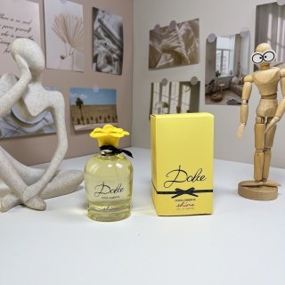 💹45✍️专柜版本
杜嘉班纳杜嘉之光75ml
Dolce&Gabbana Dolce Shine, 2020
品牌:杜嘉班纳
调香师:Marie Salamagne
属性:女香
香调:果香花香调
前调:芒果木梨葡萄柚
中调:阳光臭氧盐晚香玉茉莉橙花
后调:麝香檀香木木质香