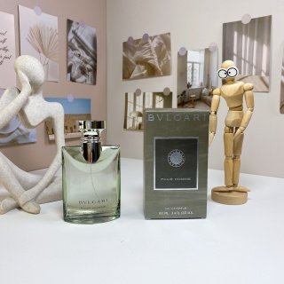 💹45✍️专柜版本
宝格丽24版原版大吉岭茶浓香100ml
Bvlgari Pour Homme Eau de Parfum, 2024
品牌:宝格丽
调香师:Jacques Cavallie.
属性:男香
香调:木质调
前调:茶叶生姜
中调:茶叶愈创木
后调:黄葵麝香