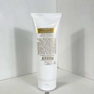 💹40✍️专柜版本
娇兰御庭兰花面霜院装200ml!功效:丰润型。娇兰御廷兰花臻兰面霜沙龙美容院线装200ml,味道清香高级,质地轻薄像冰激凌,吸收奇快,涂完皮肤柔软细腻,空调房一天待下来也不会干燥,睡觉起床皮肤也依然干净清爽,完全没有油光的缺水症状。一个月下来,觉得皮肤的细腻度透亮度都有明显改善。最近屡屡敢于素颜出门甚至出镜,感觉它功不可没!娇兰御庭兰花焕活面霜200ml!娇兰御廷兰花面霜院装200ml。