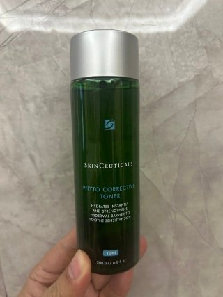 💹45✍️正品质量
修丽可色修精华水200ml.可配中文标.防伪.需要下单备注.认准批号:54Y80W.修丽可植萃舒缓精华水200ml新品色修精华水要来咯!💚主打退红、维稳、修护与补水四大功效,为肌肤带来全方位的呵护