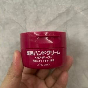 💹20✍️明通版本
日本资生堂护手霜100g.随机过维鉴.市场独家质量.非流通货.供平台.认准批号:4118B1.