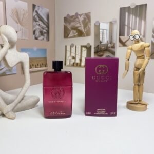 💹50✍️专柜版本
古驰罪爱不羁纯爱版女士90ml
Gucci Guilty Absolute pour Femme, 2018
品牌：古驰
调香师：Alberto Morillas
属性：女香
香调：果香西普调
前调：黑莓粉红胡椒香柠檬
中调：柏树玫瑰木质香香根草
后调：广藿香琥珀